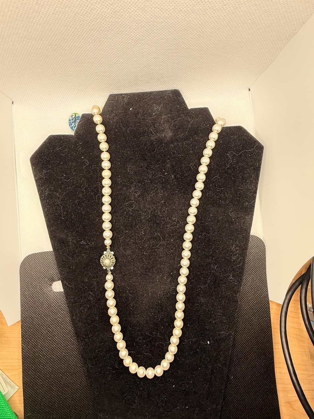 Vintage Sarah Coventry Cream Pearl Strand Necklace with Silver-Tone Accent 1969